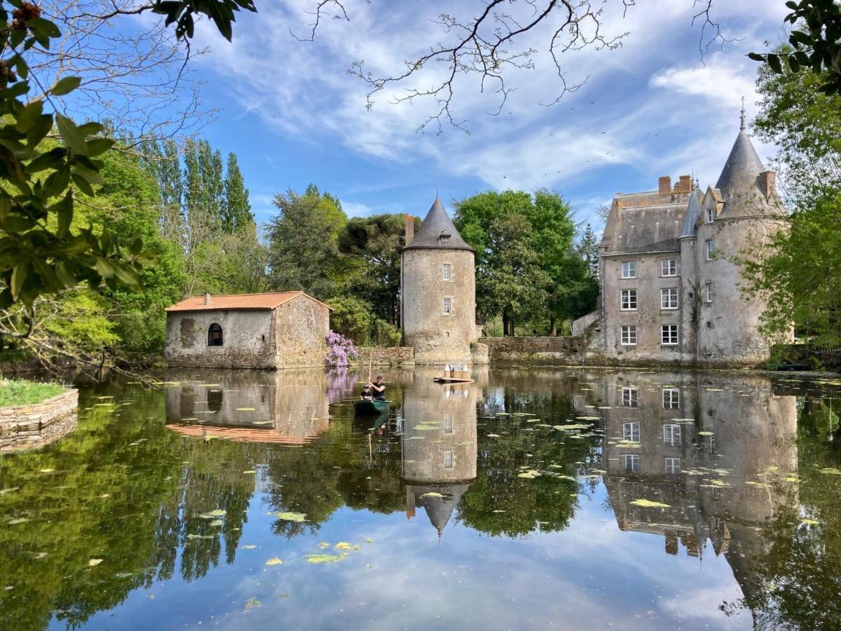 Chateau De La Preuille Bed & Breakfast Montaigu-Vendee Exterior foto